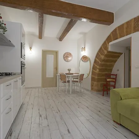 La Sedia Rossa Historical Centre