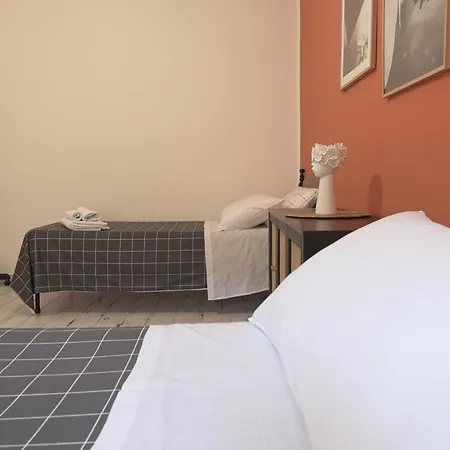 La Sedia Rossa Historical Centre Apartment