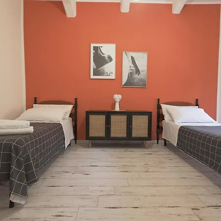 La Sedia Rossa Historical Centre *