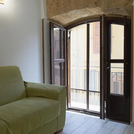 Apartment La Sedia Rossa Historical Centre